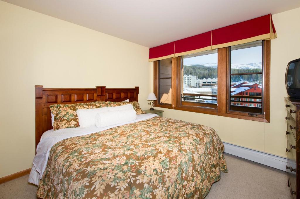 Deluxe One-Bedroom Apartment,688808841:JPEG